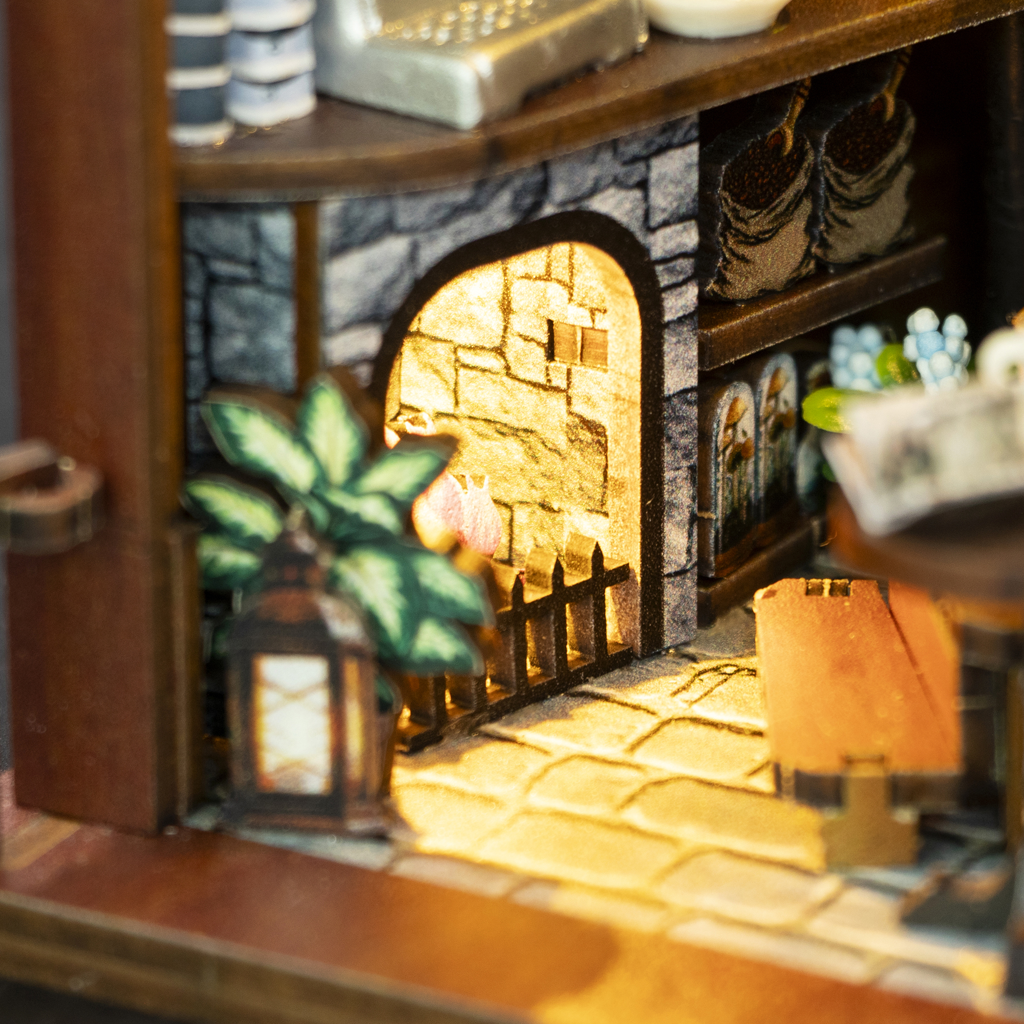 Hongda - DIY Miniatuur Houten Book Nook Bouwpakket - M2602 - Magic Coffee House - Afbeelding 17