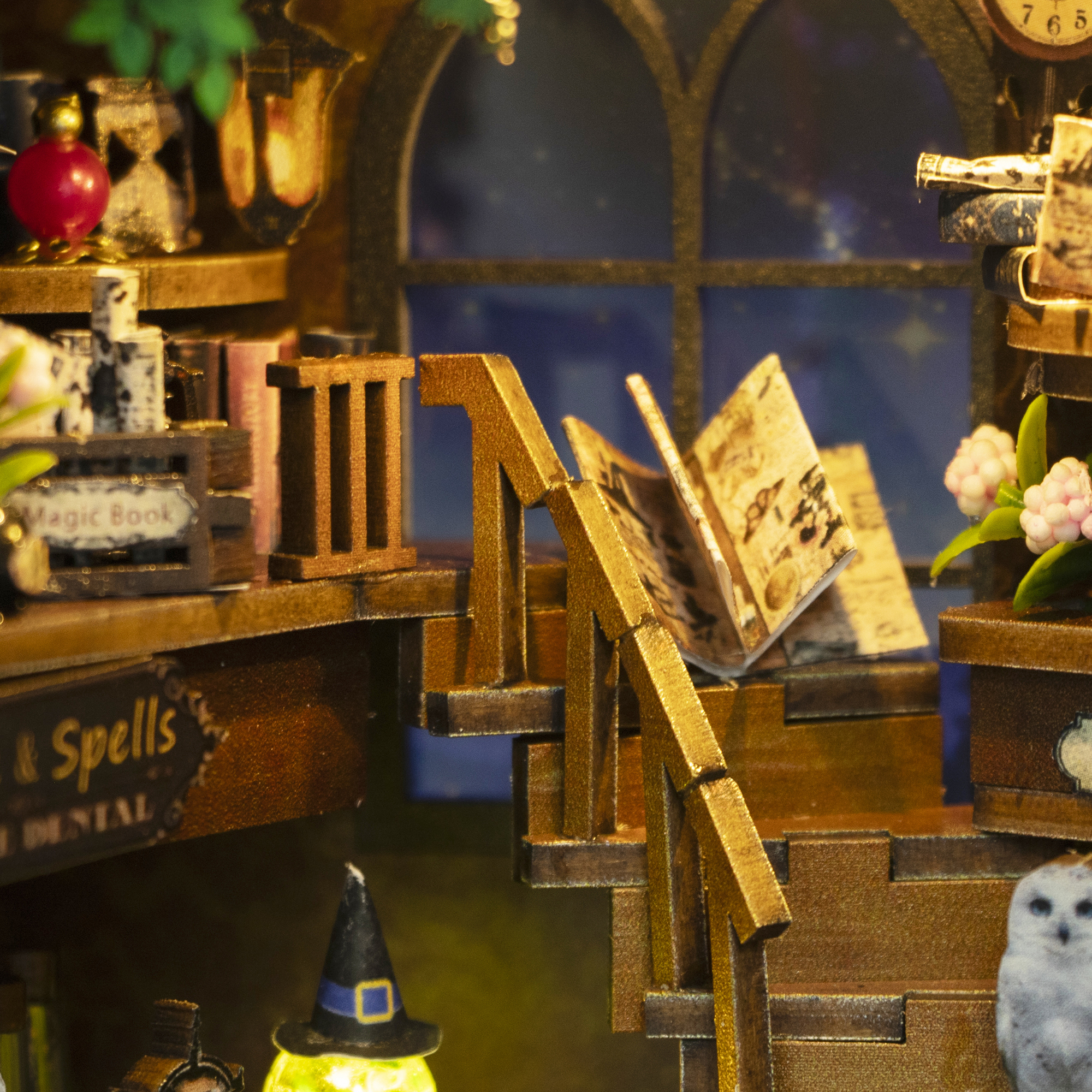 Hongda - DIY Miniatuur Houten Book Nook Bouwpakket - M2602 - Magic Coffee House - Afbeelding 14