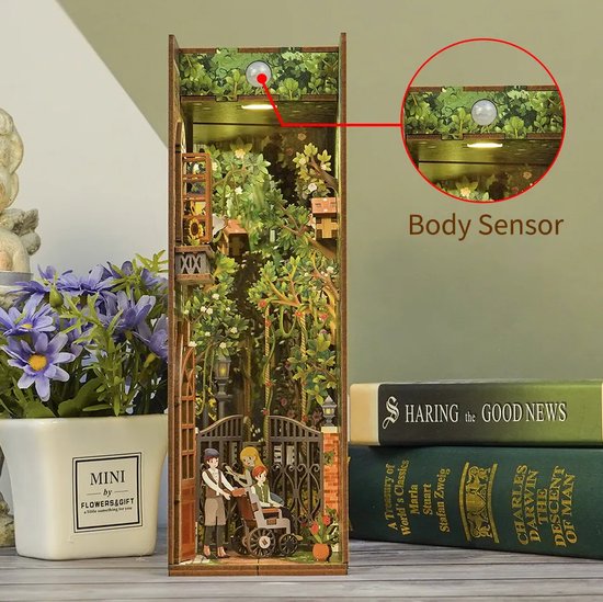 Tonecheer - DIY Miniatuur Houten Book Nook Bouwpakket - met Bewegingssensor Licht - TQ122 - The Secret Garden - Afbeelding 5