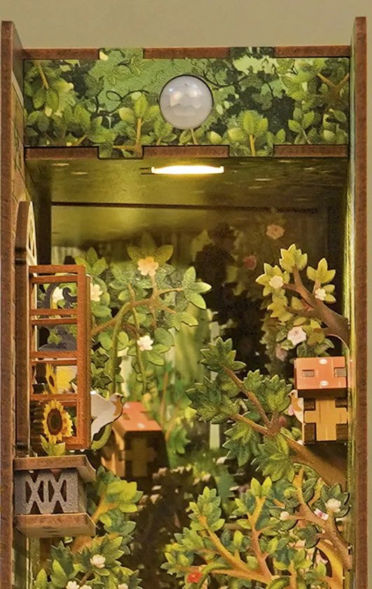 Tonecheer - DIY Miniatuur Houten Book Nook Bouwpakket - met Bewegingssensor Licht - TQ122 - The Secret Garden - Afbeelding 6